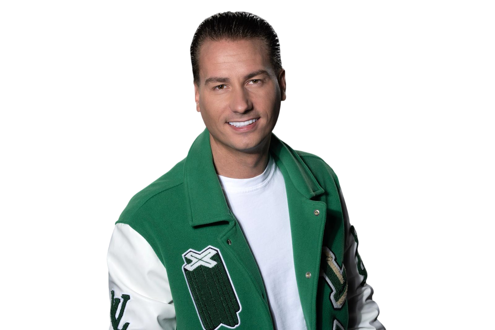 Portret van zanger Jermaine Stuiver in een groen jack